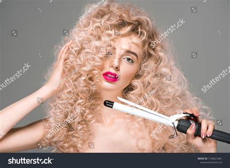 Attractive Naked Girl Long Curly Hair Foto De Stock 1198621081 Shutterstock
