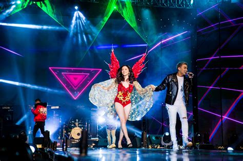 Nh Ng B Nh Bikini Sexy Nh T C A C C N Sinh N M Khi Sinh Vi N Kh Ng Ng N Ng I Khoe Body