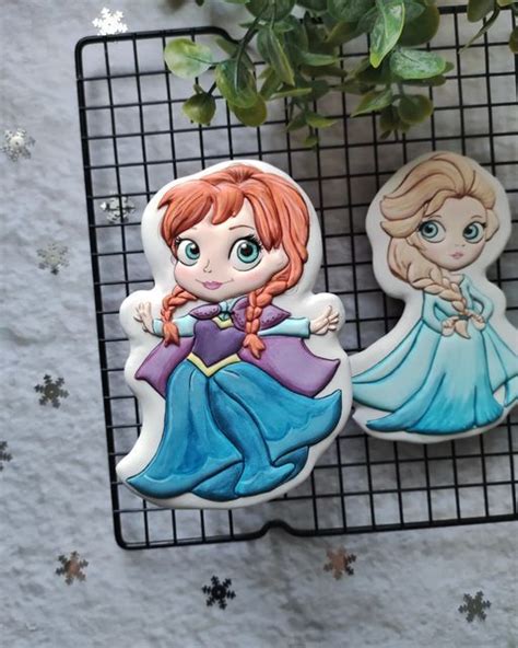 ПРЯНИКИ • ПАВЛОВСКИЙ ПОСАД on Instagram: "💃💃💃" в 2023 г | Пряник, Эльза ...