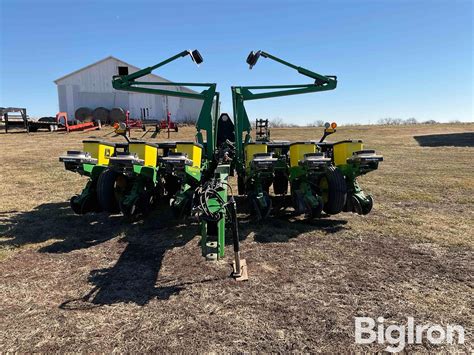 John Deere Max Emerge Plus R Planter Bigiron Auctions