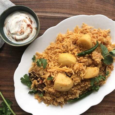 Aloo Ki Tahari Or Aloo Chawal Spiced Potato Rice Mirchi Tales