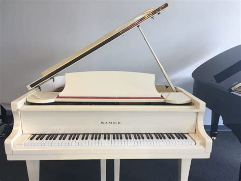 Samick Piano Like New G1 Polished Ivory England Piano