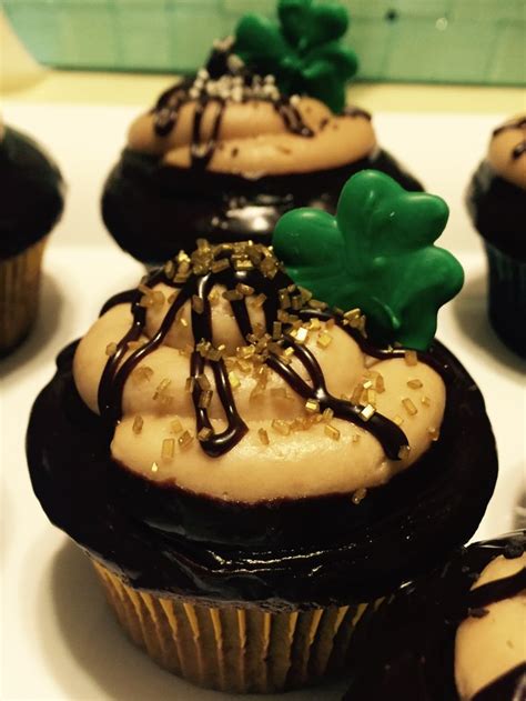 Baileys Irish Cream Cupcakes Yum Baileys Chocolate Cupcake Filled And Topped With Baile