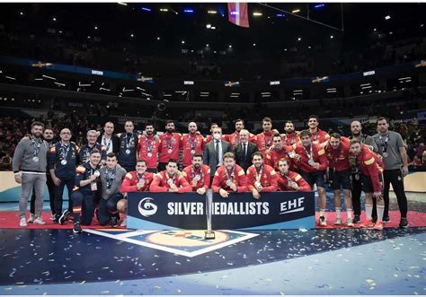 LA SELECCIÓN ESPAÑOLA DE BALONMANO MEDALLA DE PLATA EN EL EUROPEO 2022