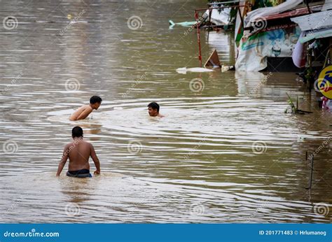 Typhoon Ulysses Rampage In The Philippine Capital Editorial Stock Photo