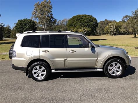 Mitsubishi Pajero Vr X Ns Auto X Gold Side Driver