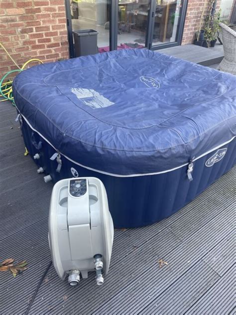 Lay Z Spa Hawaii Airjet Hot Tub Blue QUVP For Sale From United Kingdom