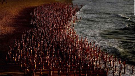 Spencer Tunick Gathers Volunteers For Mass Naked Photo Shoot On