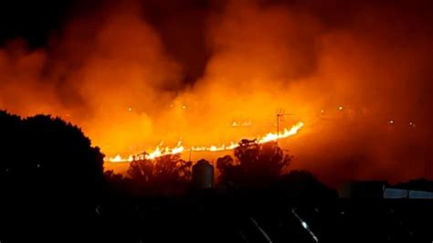 Se Registra Fuerte Incendio En Valle Dorado En Los L Mites Entre