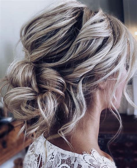 32 Classy Pretty And Modern Messy Hair Looks Loose Romantic Updo Hairstyle