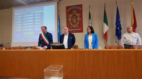 Consiglio Comunale Spaccato A Ventimiglia Eletto Presidente Il