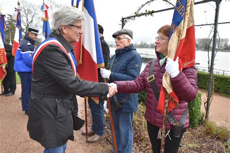 C R Monie Comm Morative Mairie De Rives En Seine