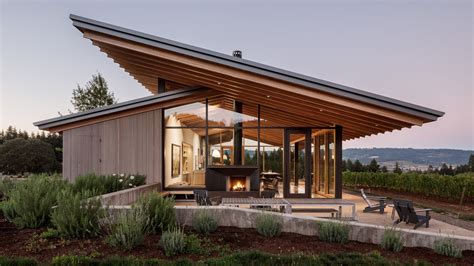 Wine tasting room goes sleek and minimalist in Oregon - Curbed