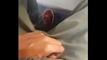 Cachonda En El Bus XVIDEOS