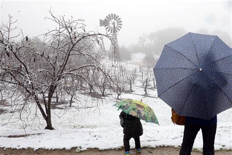 Snow in Australia: Cold front dumps record snowfall on New South Wales ...