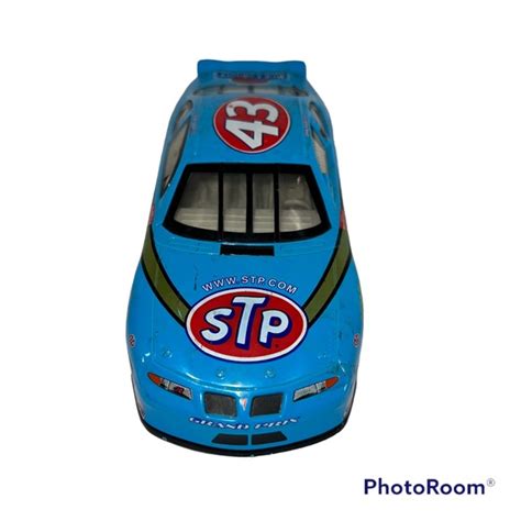 Hot Wheels Toys Hot Wheels 43 Richard Petty Mattel Nascar 24 Scale Model Car Red Lobster