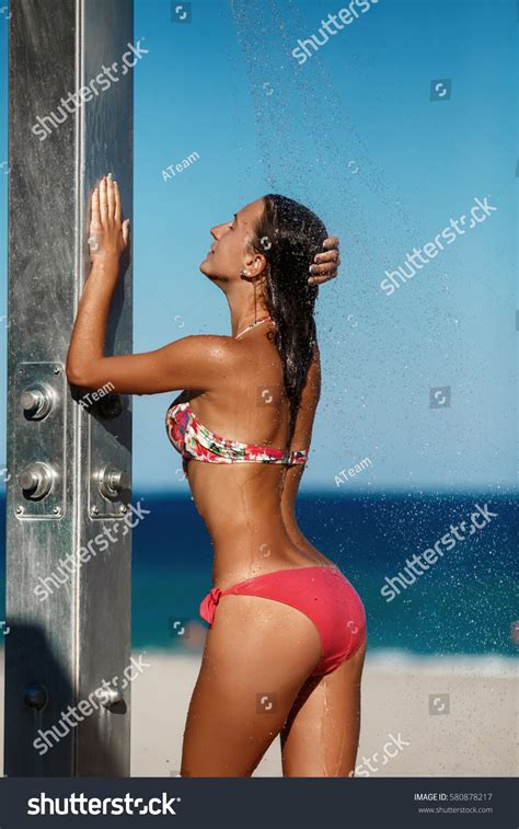 Sexy Fitness Woman Body Bikini Model Foto Stock 580878217 Shutterstock