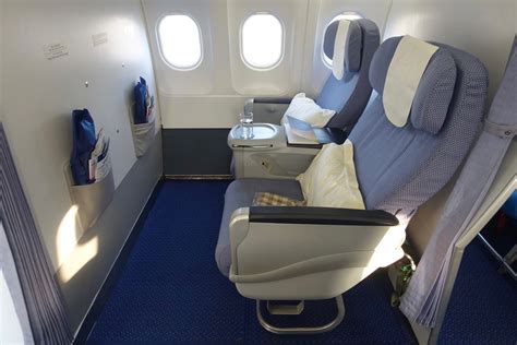 China Eastern's Strange New 737 Business Class Seats - One Mile at a Time