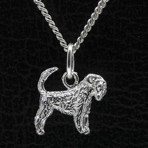 Zilveren Russian Terrier Zwart Met Staart Ketting Hanger Klein Bol