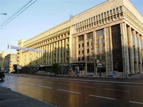 В этом здании расположены следующие объекты