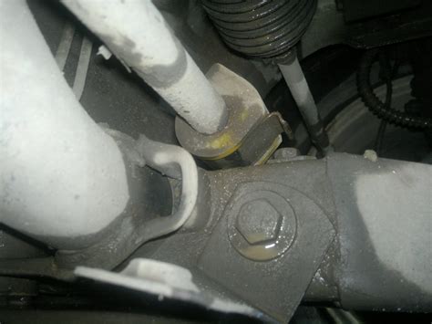 скоба втулки переднего стабилизатора — Hyundai Accent (2G), 2 л, 2004 ...