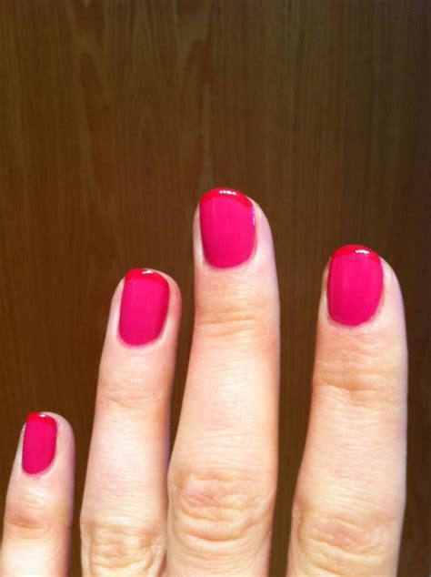 Twisted French Manicure Ate Berries In The Canaries With Plumberry Tips