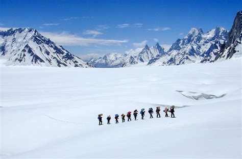 Hispar Glacier - Biafo Hispar Snow Lake, Karakoram | Croozi