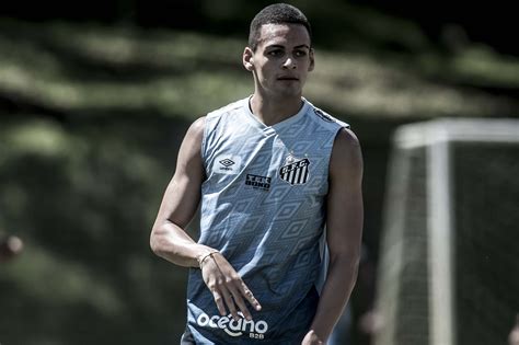 Zagueiro Do Santos Entra Na Mira Do Futebol Europeu