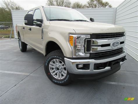 2017 White Gold Ford F250 Super Duty XLT Crew Cab 4x4 118156912 Photo