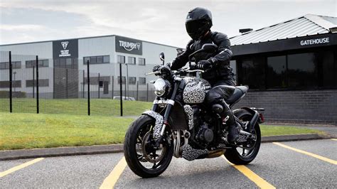 Triumph Trident 2021 la naked A2 británica ya está en fase de pruebas