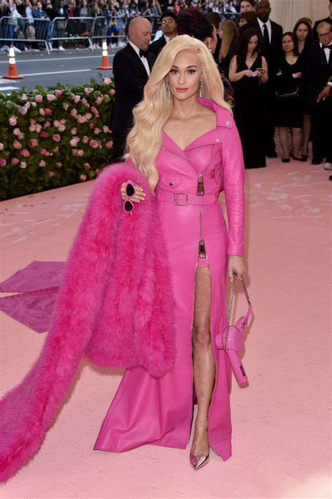 MET Gala 2019 Famosos Apostam Em Looks Extravagantes E Curiosos No