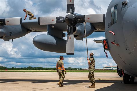 Maintenance Procedure Likely Led to Cracked C-130H Propellers, AMC Says