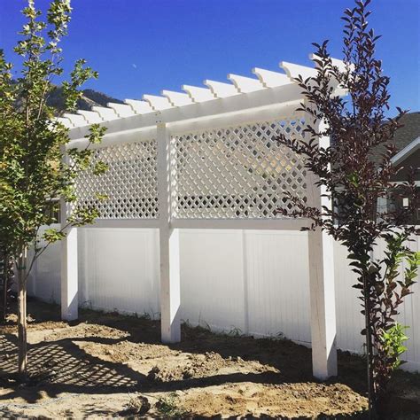 Yard Trellis To Provide Some Privacy From The Neighbors Trellis Backyard Privacy Yard