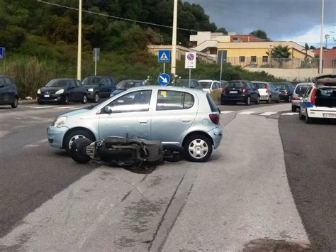 Messina Incidente Vicino L Ospedale Papardo Foto