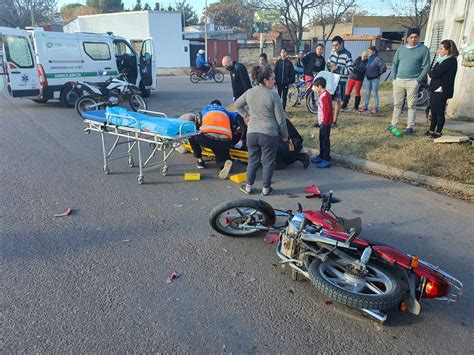 Cuarto Accidente Del D A Una Moto Choc Con Una Bicicleta En Calle