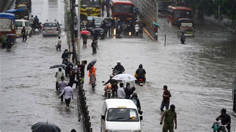 Mumbai Rain ALERT: Andheri Subway Shut, Traffic Disrupted. Details