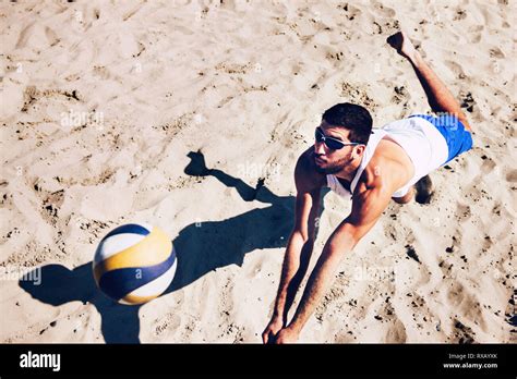 Volleyball Player Serving Fotografías E Imágenes De Alta Resolución Alamy