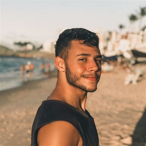 Pop Quer Que Filho Tome Cuidado Ao Expor Carinho Namorado Casal Gay Causa Inveja