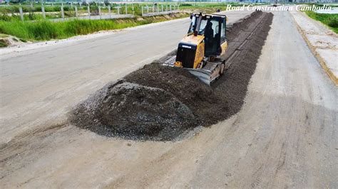 Techniques Operator Bulldozer CAT D3K XL Spreading Gravel Build