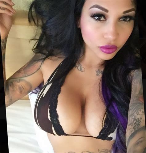 Lingerie And Selfies A New Trend SEXY PHOTOS ProtoThema English