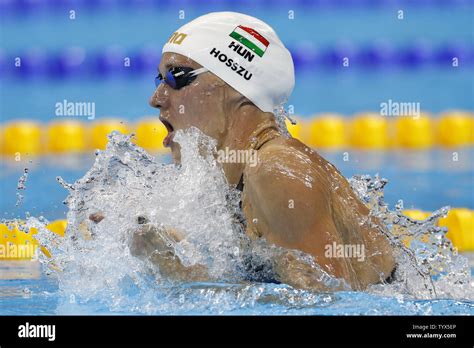 Hungary S Katinka Hosszu Holds Up Her Gold Medal Won In The Woman S 400m Individual Medley Final