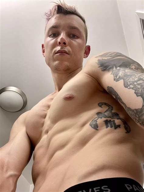 Sweaty Day Nudes Hotguyswithtattoos NUDE PICS ORG