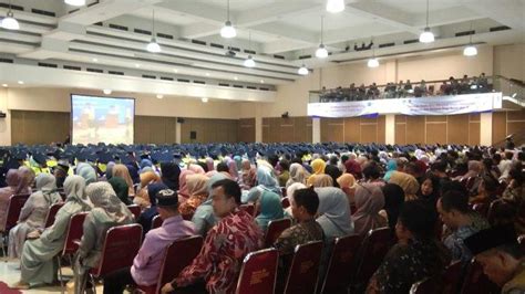 Universitas Terbuka Bandung Luluskan Wisudawan Unggul Siap Kerja