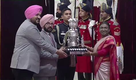 25th MAKA Trophy in Sports Excellence presented to Guru Nanak Dev ...