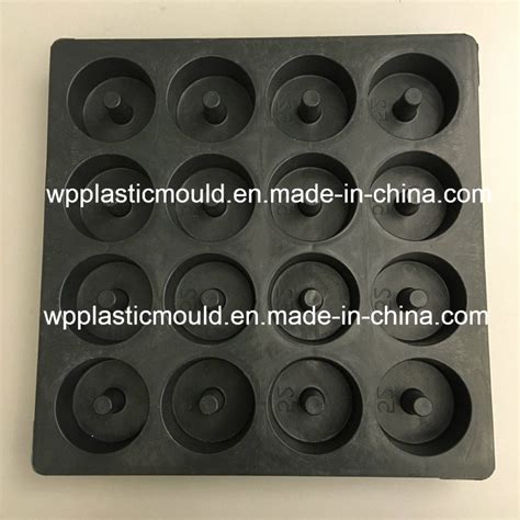 China Plastic Injection Moulding Concrete Block Spacer Mold Yb