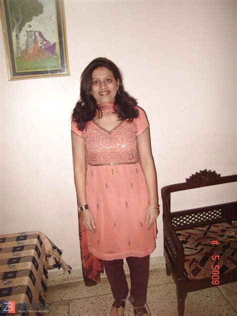 Indian Chicks Blend ZB Porn