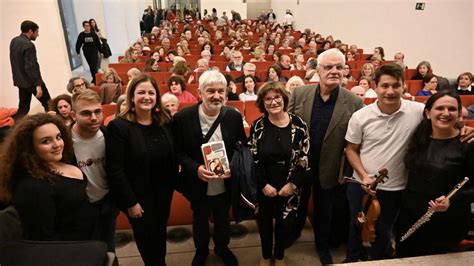 Fina Casalderrey Presenta Su Libro A Muller Xabaril Faro De Vigo