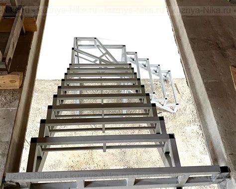 Каркас лестницы из металла