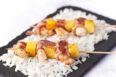 Brochetas De Gambas A La Pi A Receta Canal Cocina