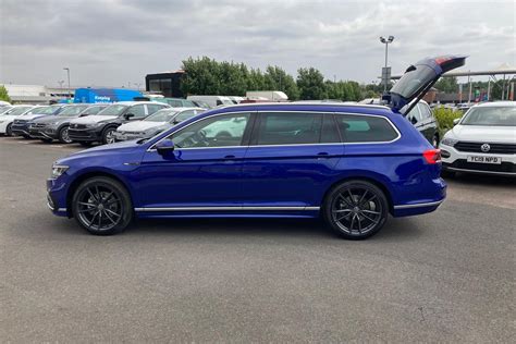 2022 Volkswagen Passat Estate R Line 1 5 Tsi 150ps 7 Speed Dsg 5 Door £32 000 10 000 Miles Lapiz